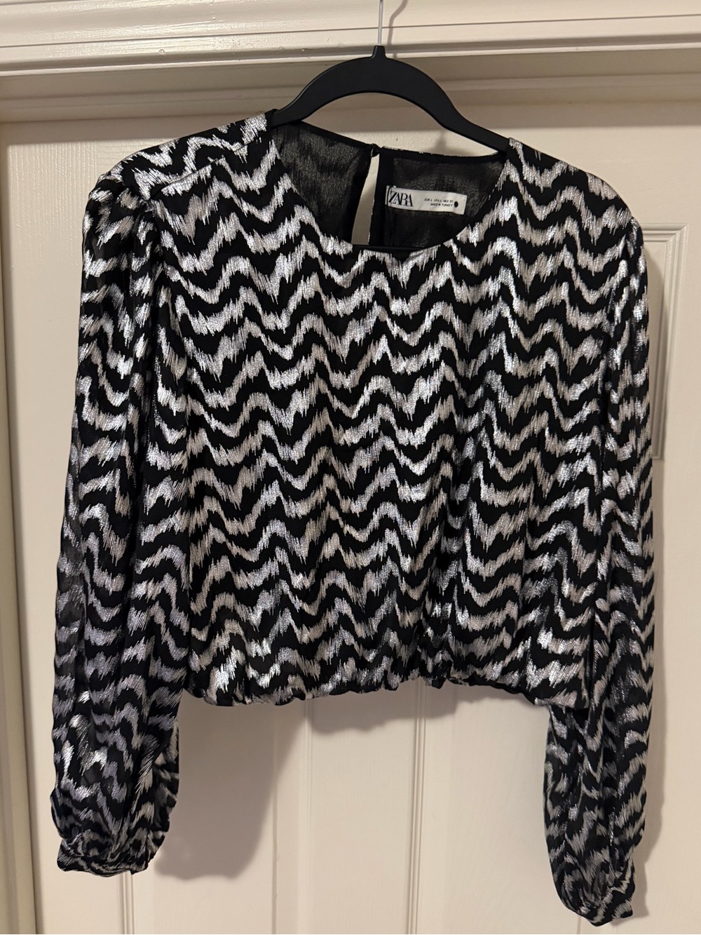 Zara Black & White Metallic Wave Cropped Top